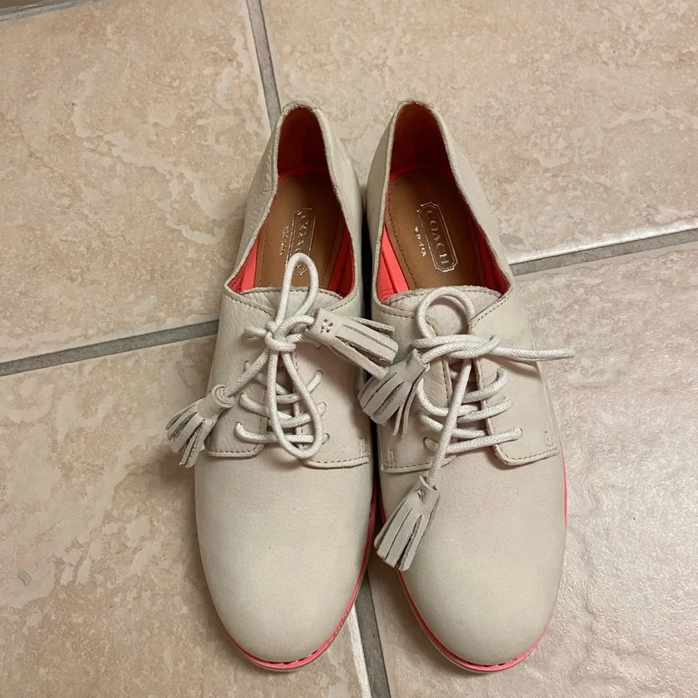 Coach Cream Leather Lace-Up Flats with Pink Trim